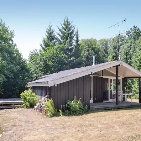 Semesterbostad Three-bedroom Holiday In